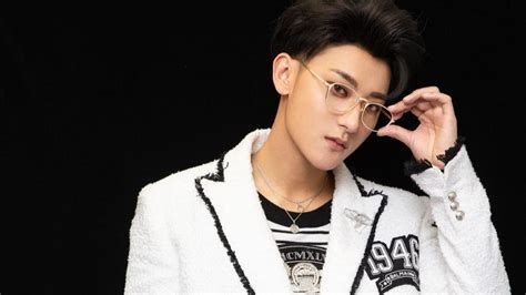 Il Concerto di Huang Zitao: Una Sinfonia di Talento e Contrazioni!