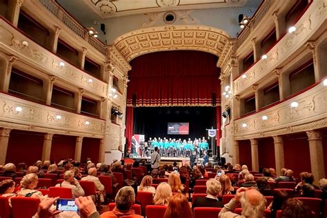  Il concerto di poesia: un tuffo nel mondo di Poetry